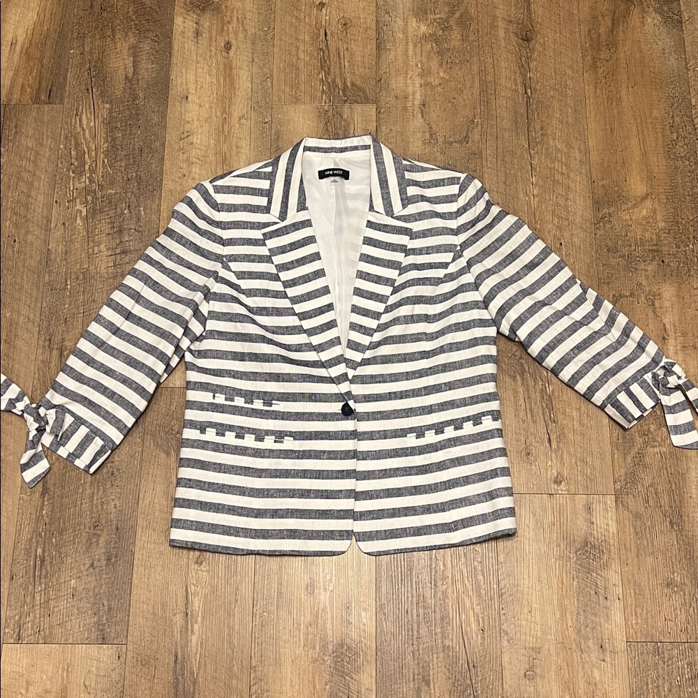 Nine West Navy & White Striped Linen Blend Blazer w/Adorable Tie Sleeves, Size L